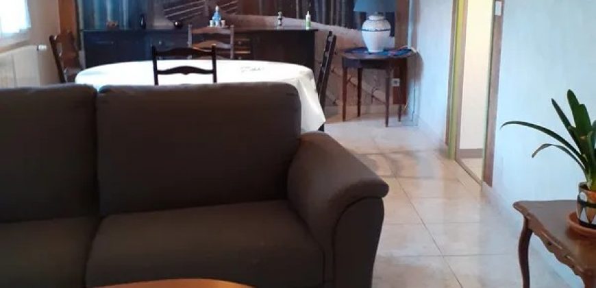 AUTERIVE – A LOUER T4 de m². Loyer: 870€