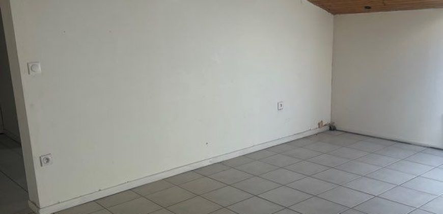 BRAX – A LOUER T2 de 55m². Loyer: 650€