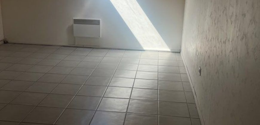BRAX – A LOUER T2 de 55m². Loyer: 650€