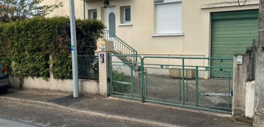 NEUVILLE-SUR-SAÔNE – A LOUER T4 1500€
