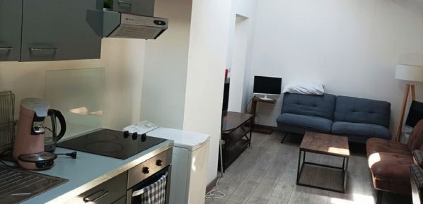 LYON 6E ARRONDISSEMENT – A LOUER T2 de 42m². Loyer: 970€