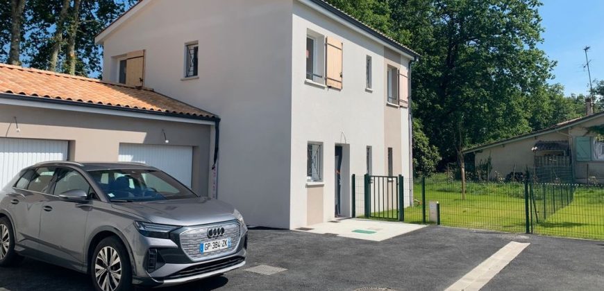 Maison – T5 – SAINT-MICHEL-DE-RIEUFRET – 1090€ cc