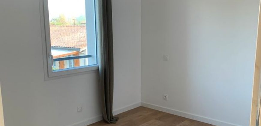 Maison – T5 – SAINT-MICHEL-DE-RIEUFRET – 1090€ cc