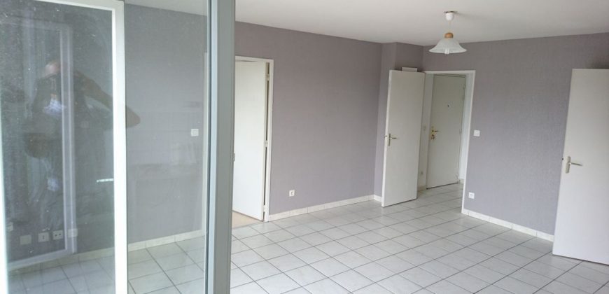 VILLEFRANCHE-SUR-SAÔNE – A LOUER 3 pièces de 55m². Loyer: 690€