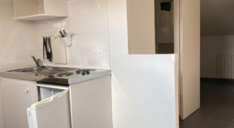 BRON STUDIO A LOUER 700€ toutes charges comprises avec internet