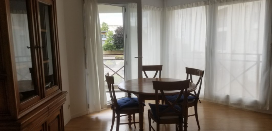 BORDEAUX – A LOUER T2 de 53m². Loyer: 935€