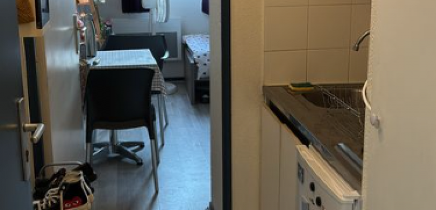 LYON 8E ARRONDISSEMENT – A LOUER Studio de 18m². Loyer: 270€