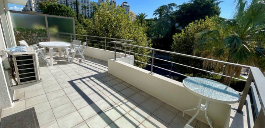Appartement T2 NICE 1650€