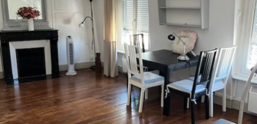 Appartement T2 PARIS 15E ARRONDISSEMENT 2000€