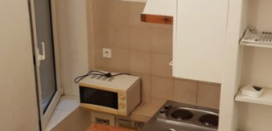 Appartement – Studio – AIX-EN-PROVENCE – LOYER  400€ CC