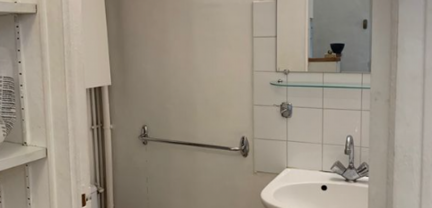 Appartement – Studio – AIX-EN-PROVENCE – LOYER  400€ CC