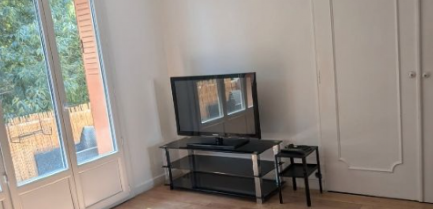 VILLEURBANNE T3 860€ CC avec balcon