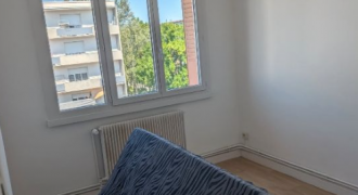 VILLEURBANNE T3 860€ CC avec balcon