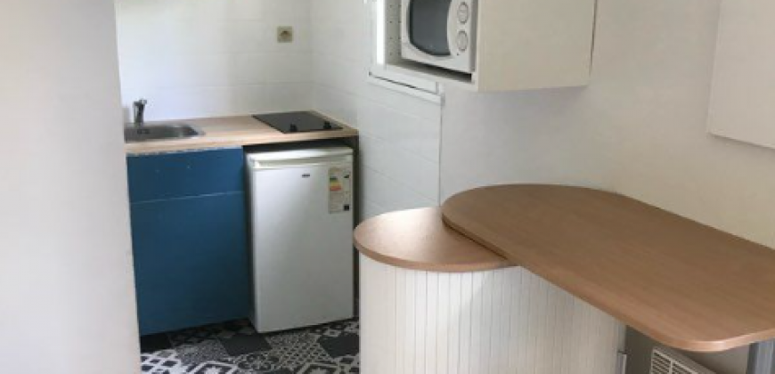 PESSAC – A LOUER Studio de 20m². Loyer: 630€ CC