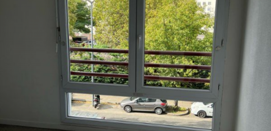 LYON 8E ARRONDISSEMENT – A LOUER Studio de 19m². Loyer: 605€