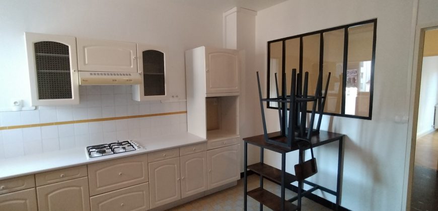 LYON 6E ARRONDISSEMENT – A LOUER T3 de 83m² au loyer de 1330€