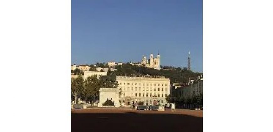 Appartement T3 -LYON8-1500€ cc