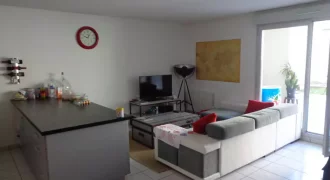LYON 8E ARRONDISSEMENT – A LOUER T3 de 65m². Loyer: 940€
