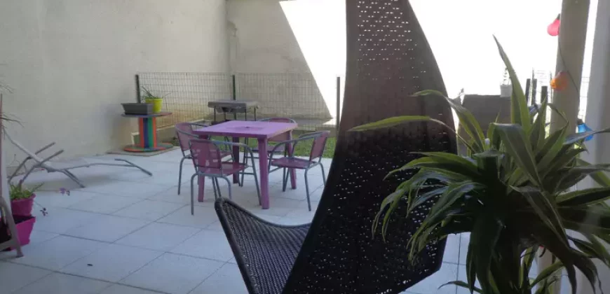 LYON 8E ARRONDISSEMENT – A LOUER T3 de 65m². Loyer: 940€