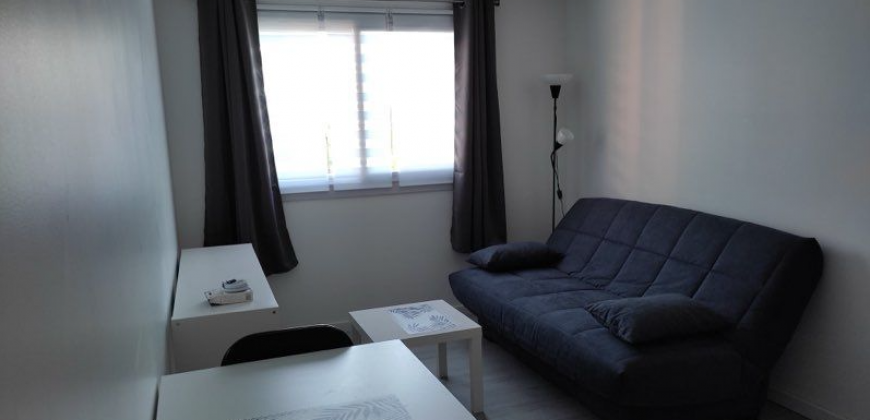 Appartement – Studio – AIX-EN-PROVENCE – 550
