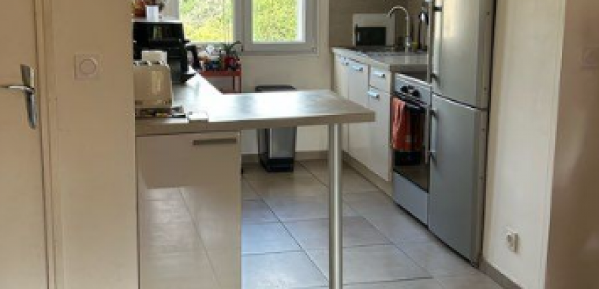 MARTIGUES Quartier Ferrières – A LOUER T3 de 60m². Loyer: 820€