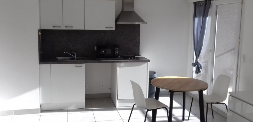 NICE – A LOUER Studio de 29m². Loyer: 670€