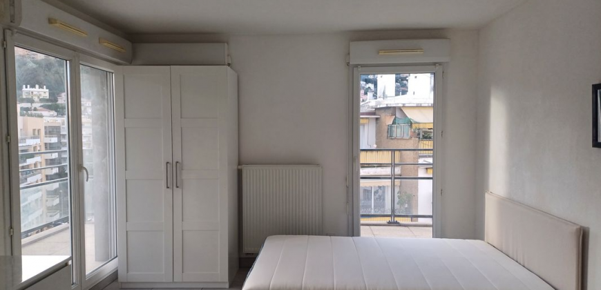 NICE – A LOUER Studio de 29m². Loyer: 670€