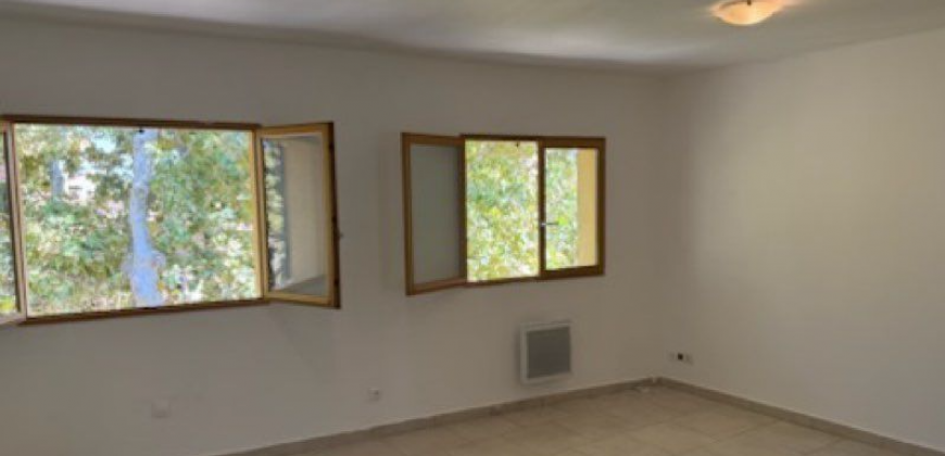 MARTIGUES Quartier Jonquières – A LOUER T3 de 48m². Loyer: 800€