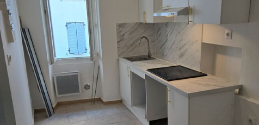 MARSEILLE 2E ARRONDISSEMENT Quartier Grands Carmes- A LOUER 3 pièces. Loyer: 800€