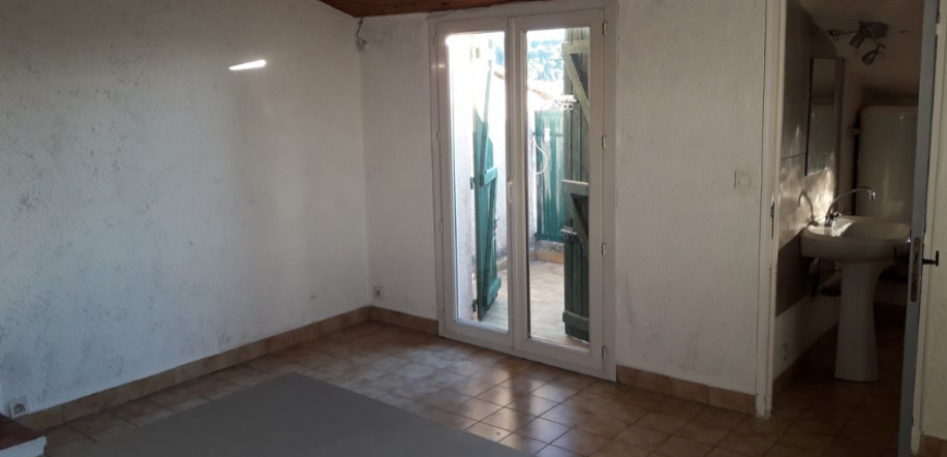 Appartement – Studio – AIX-EN-PROVENCE – 600