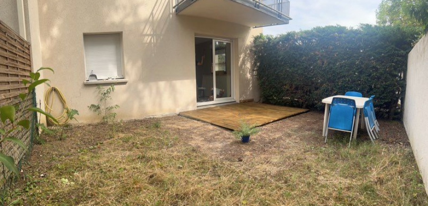 TOURNEUFEUILLE – A LOUER T2 de 48m²  avec une terrasse.