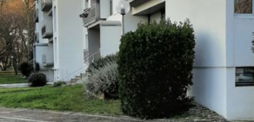 GRADIGNAN – A LOUER T5 de 98m². Loyer: 1050€