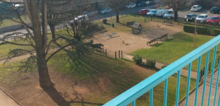 MEYZIEU – A LOUER T4 de 74m². Loyer: 950€