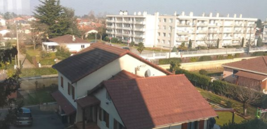MEYZIEU – A LOUER T4 de 74m². Loyer: 950€