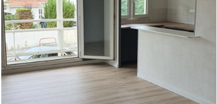 PESSAC – A LOUER T3 de 69m². Loyer: 1037€ HC