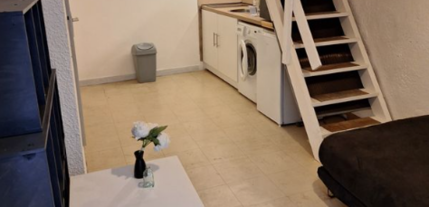 AIX-EN-PROVENCE – A LOUER Studio de 17m². Loyer: 530€