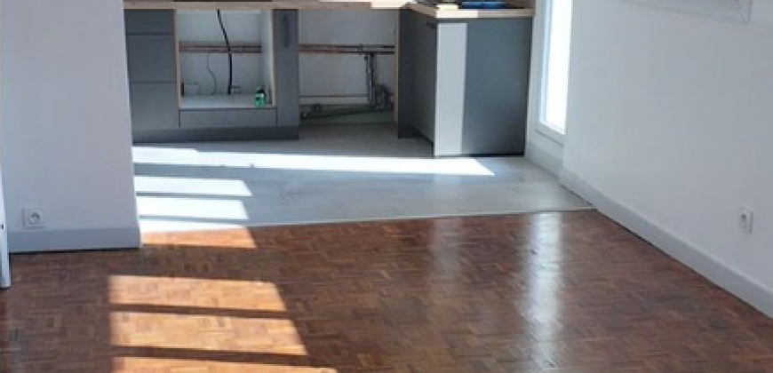 LYON 9E ARRONDISSEMENT – A LOUER T4 de 82m². Loyer: 975€