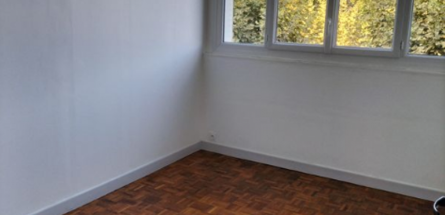 LYON 9E ARRONDISSEMENT – A LOUER T4 de 82m². Loyer: 975€