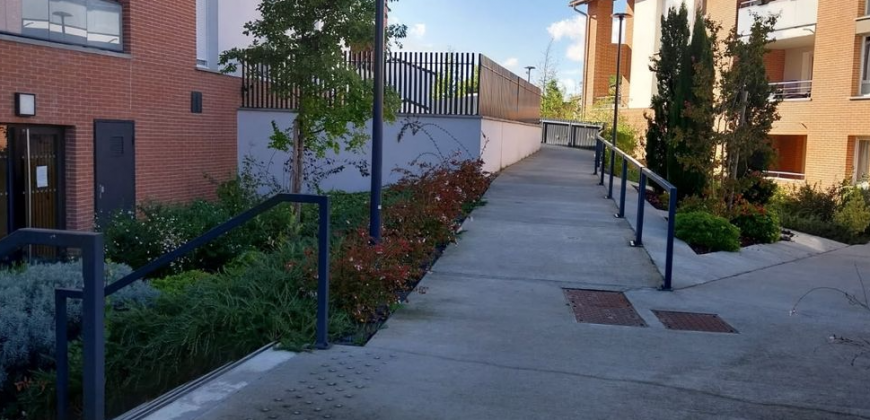 QUINT-FONSEGRIVES – A LOUER T2 de 43m². Loyer: 570€