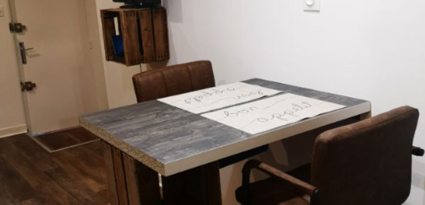 Appartement – Studio – AIX-EN-PROVENCE – 550