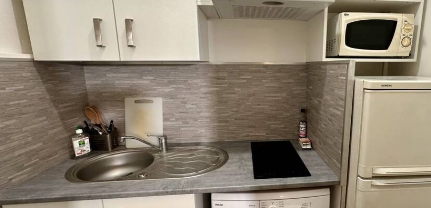 Appartement – Studio – PARIS 16e – 871€