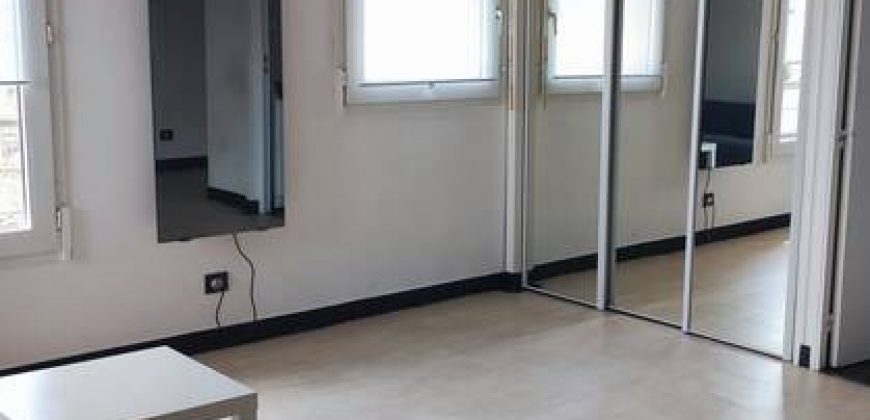 LYON – A LOUER Studio de 32m². Loyer: 750€