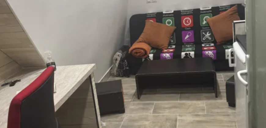 Paris – A LOUER  Studio de 15m². Loyer: 630€ CC.