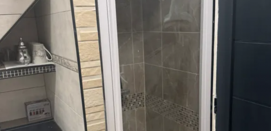 Paris – A LOUER  Studio de 15m². Loyer: 630€ CC.