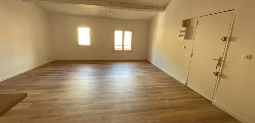 CUGES-LES-PINS – A LOUER T4 de 85m². Loyer: 1100€