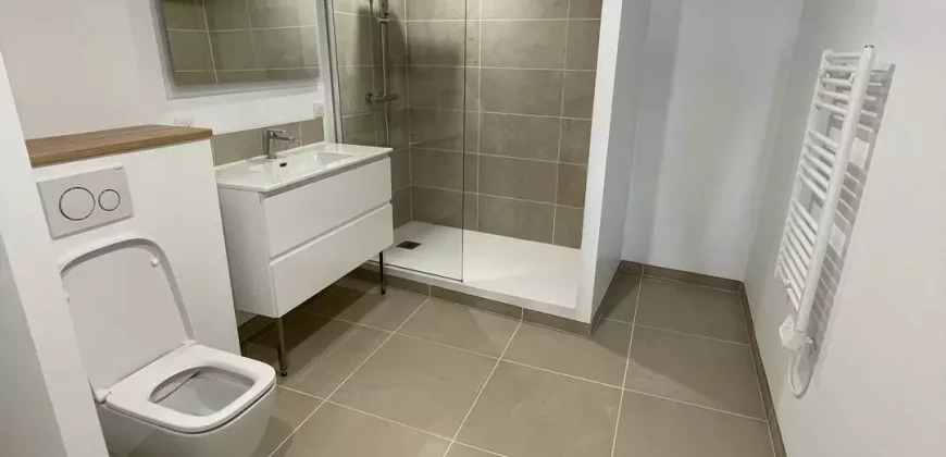 CUGES-LES-PINS – A LOUER T4 de 85m². Loyer: 1100€