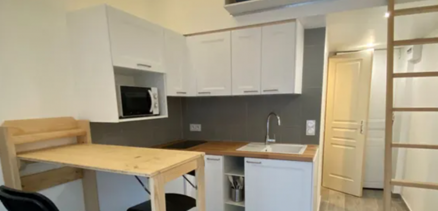 Nice – A LOUER 1 de 14m². Loyer: 590€