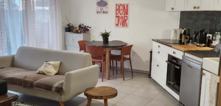 LE PUY-SAINTE-RÉPARADE – A LOUER T2 de 47m². Loyer: 880€