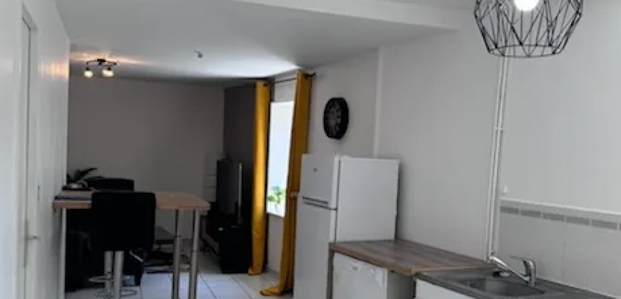 Soucieu-en-Jarrest – A LOUER T2 de 54m². Loyer: 512€