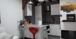 Revel – A LOUER 2 de 35m². Loyer: 440€ HC + 55€ de charges.